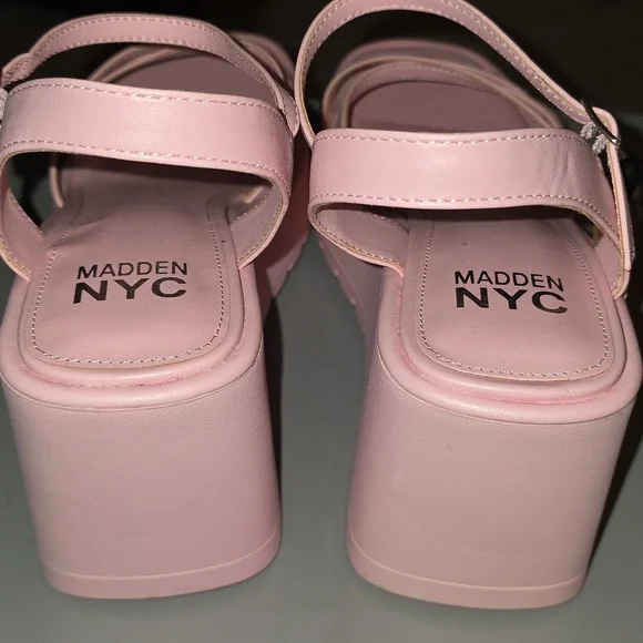 (J31) Madden NYC Women's Quarter Strap Wedge - Picture 6 of 6